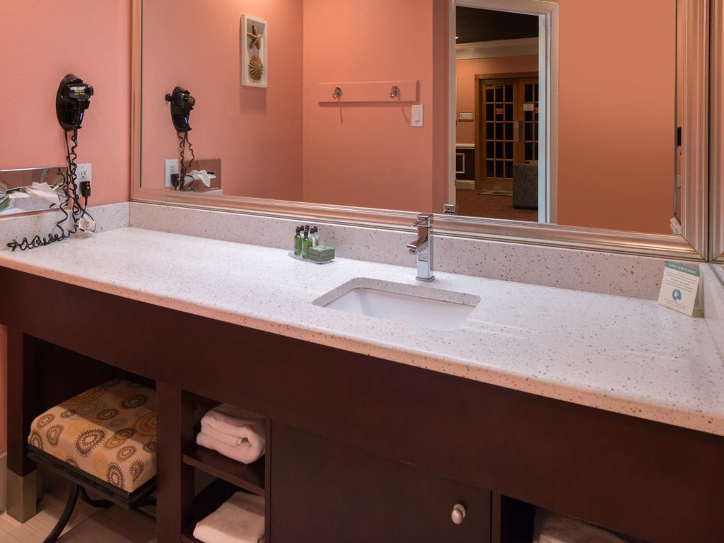 Inn Of The Dove Romantic Luxury & Business Suites Bensalem Exteriér fotografie