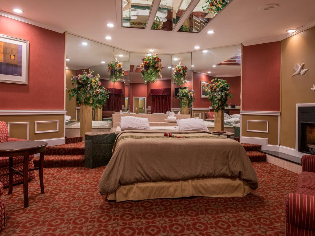 Inn Of The Dove Romantic Luxury & Business Suites Bensalem Exteriér fotografie