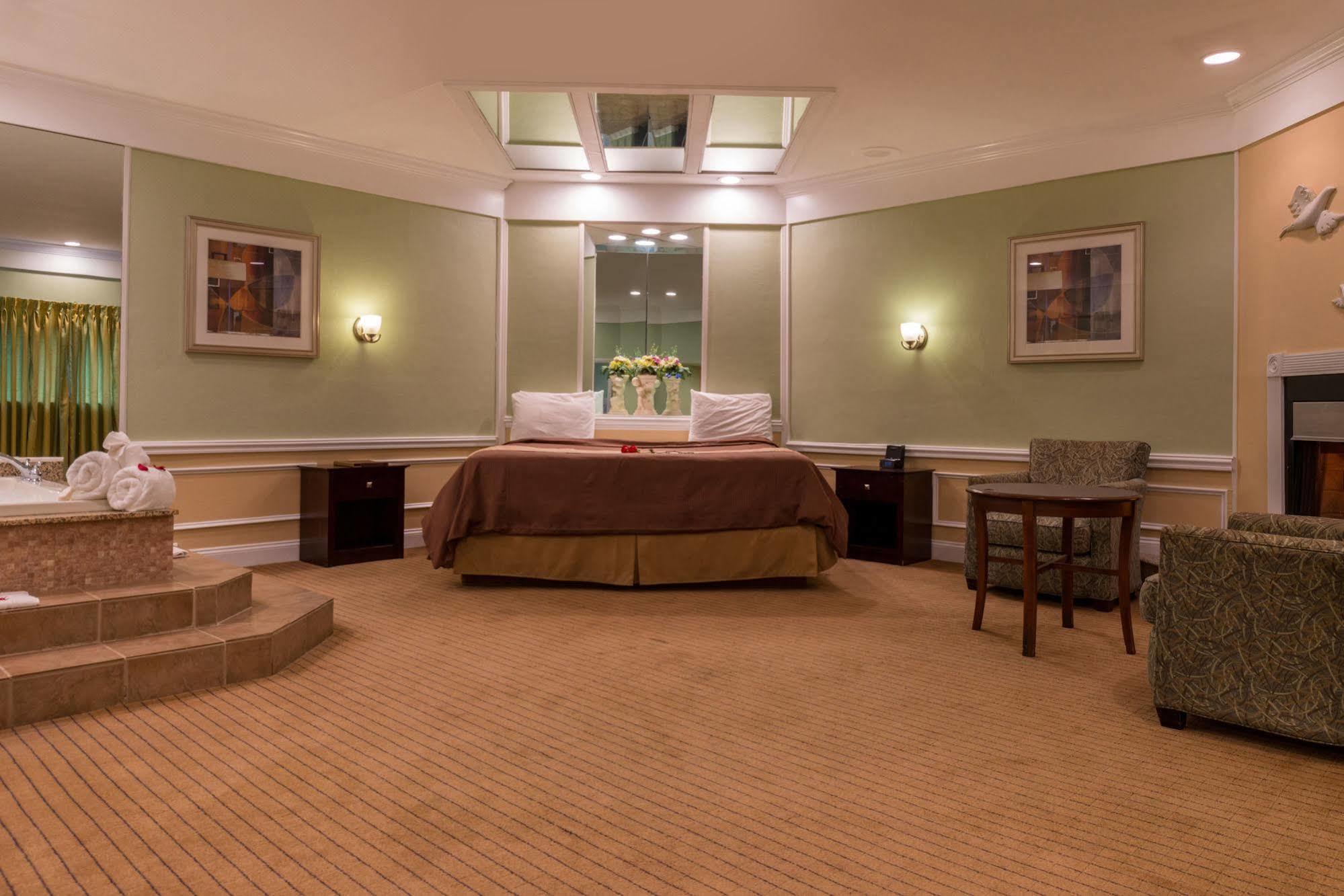 Inn Of The Dove Romantic Luxury & Business Suites Bensalem Exteriér fotografie