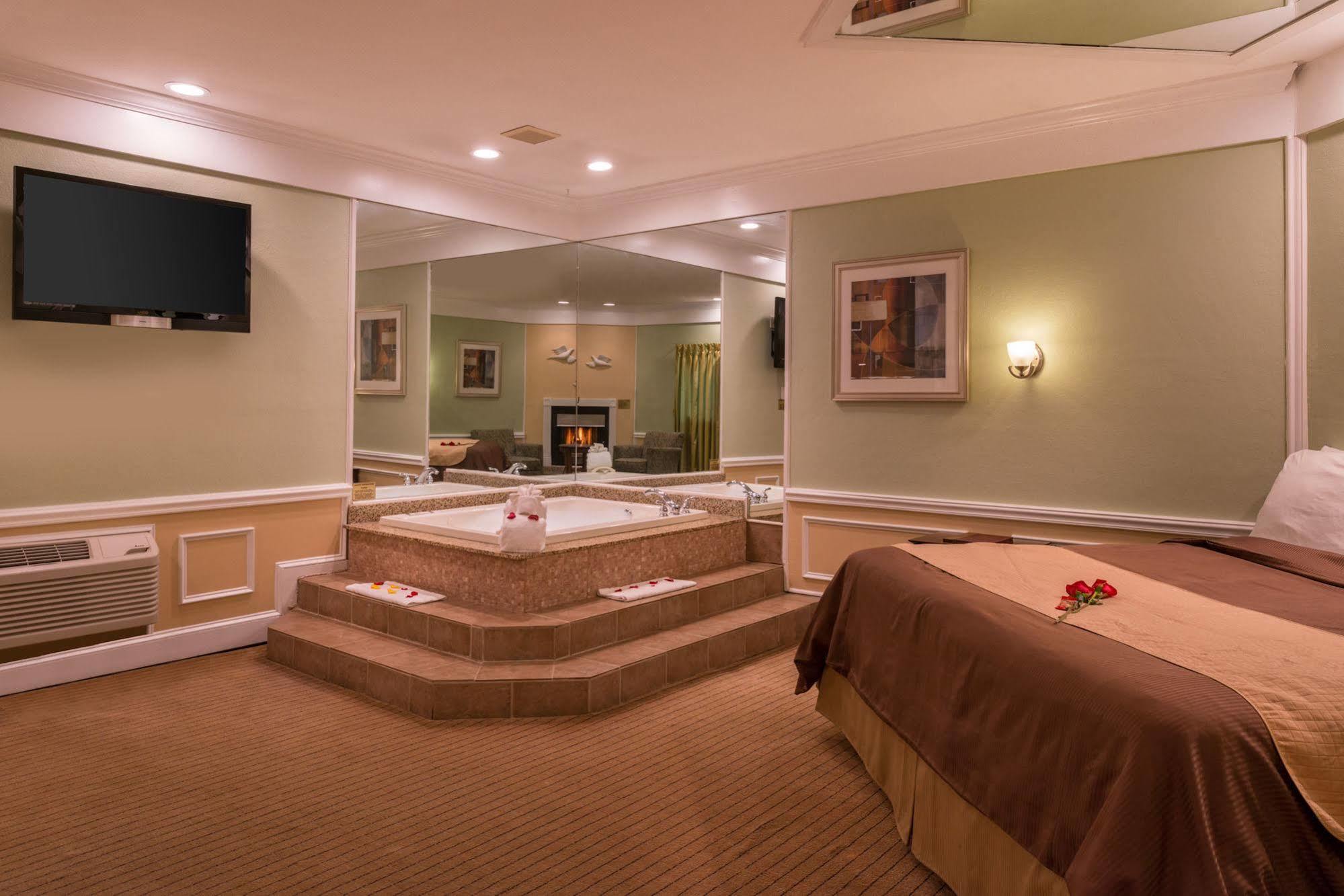 Inn Of The Dove Romantic Luxury & Business Suites Bensalem Exteriér fotografie